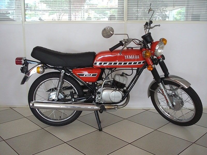 Motocar Motos - ST 70 (Ano 74) - Era mais conhecida como Carrapato.Possui uma maneira rapida e pratica de desmontar a frente